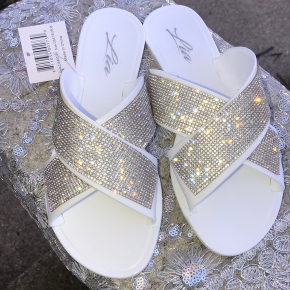 Shoes - NWT White sandals with rhinestone